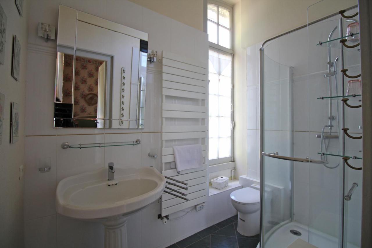 Chateau De La Chabroulie Bed & Breakfast Isle Bagian luar foto