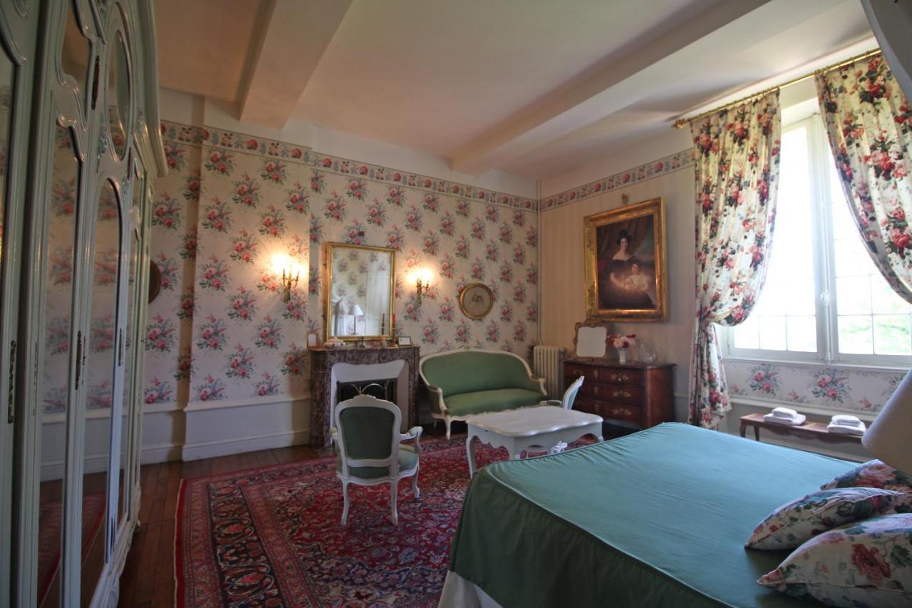 Chateau De La Chabroulie Bed & Breakfast Isle Bagian luar foto