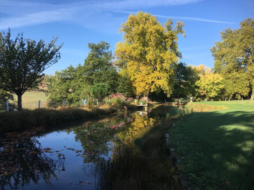 Chateau De La Chabroulie Bed & Breakfast Isle Bagian luar foto