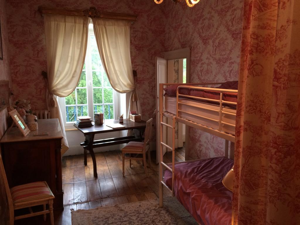 Chateau De La Chabroulie Bed & Breakfast Isle Bagian luar foto